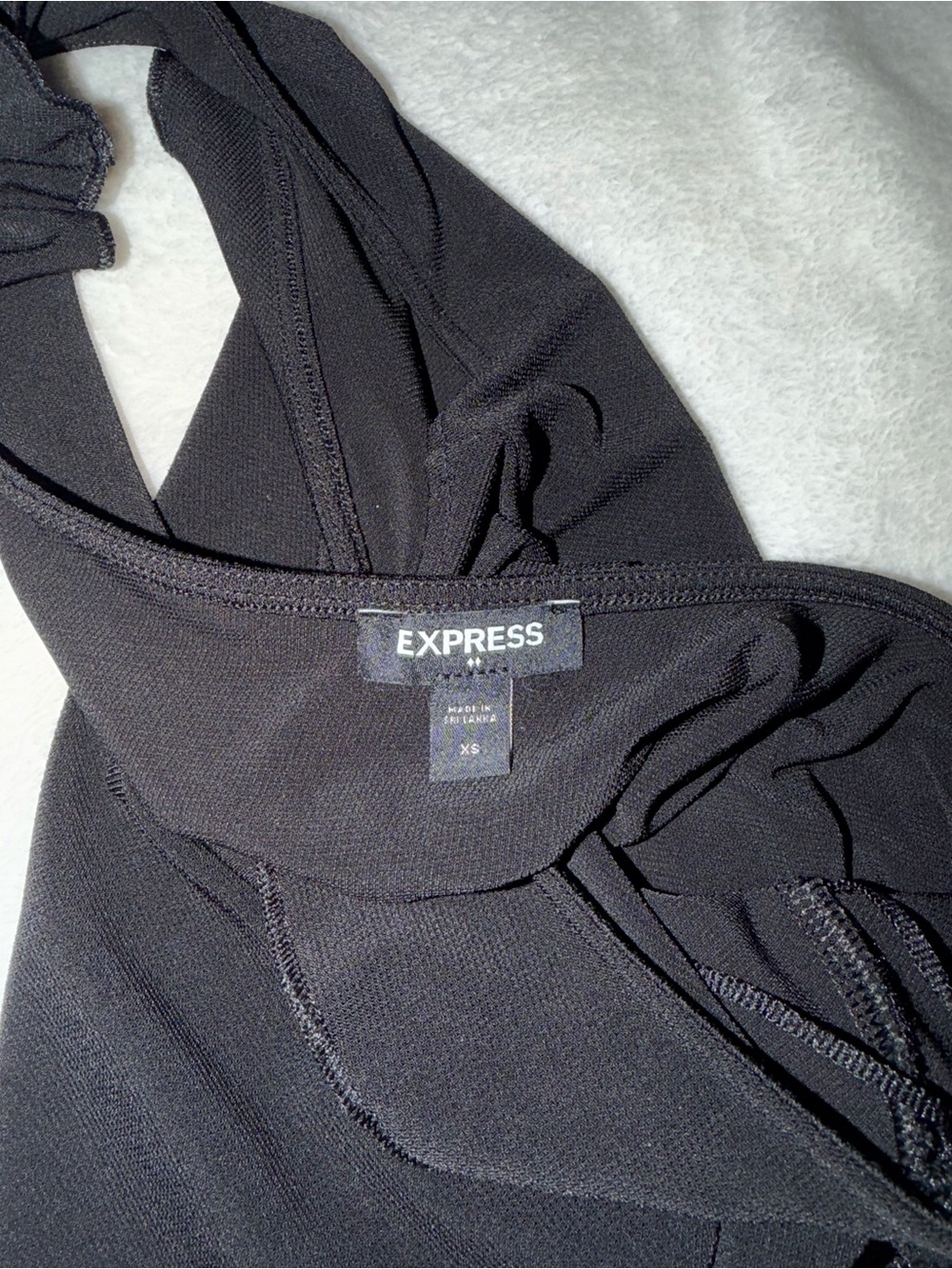 One-Shoulder Ruffle Crop Top - Picture 3 of 4